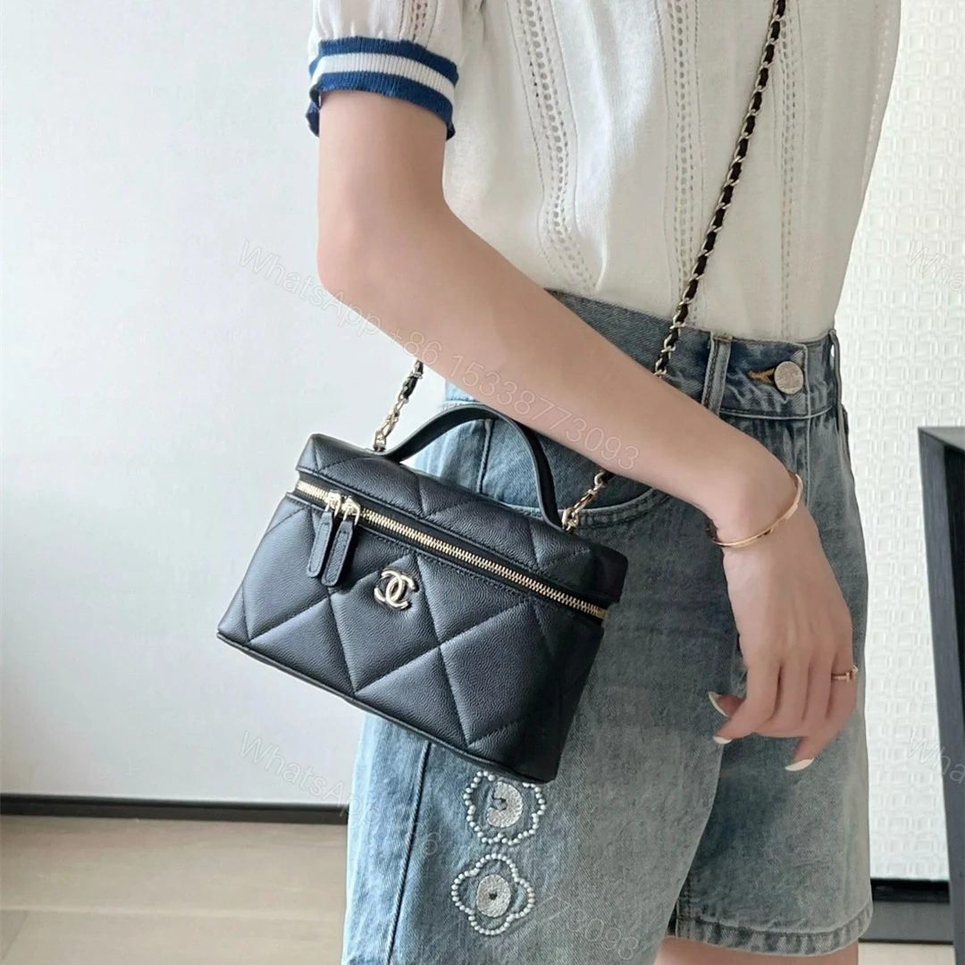 View 19 of 高仿Chanel*25K系列AP4936小牛皮盒子包黑色免檢版