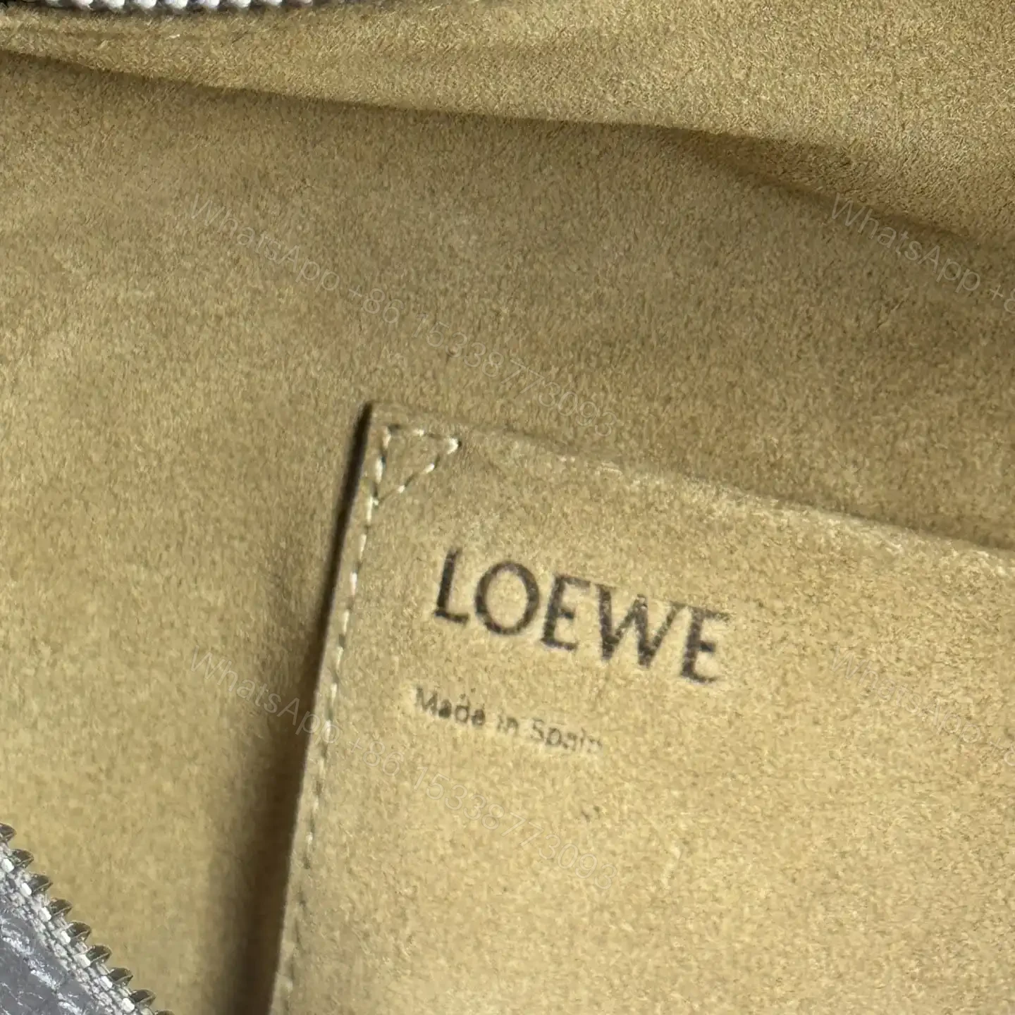View 12 of 高仿Loewe*Puzzle系列1220小牛皮斜挎包深灰色大號免檢版