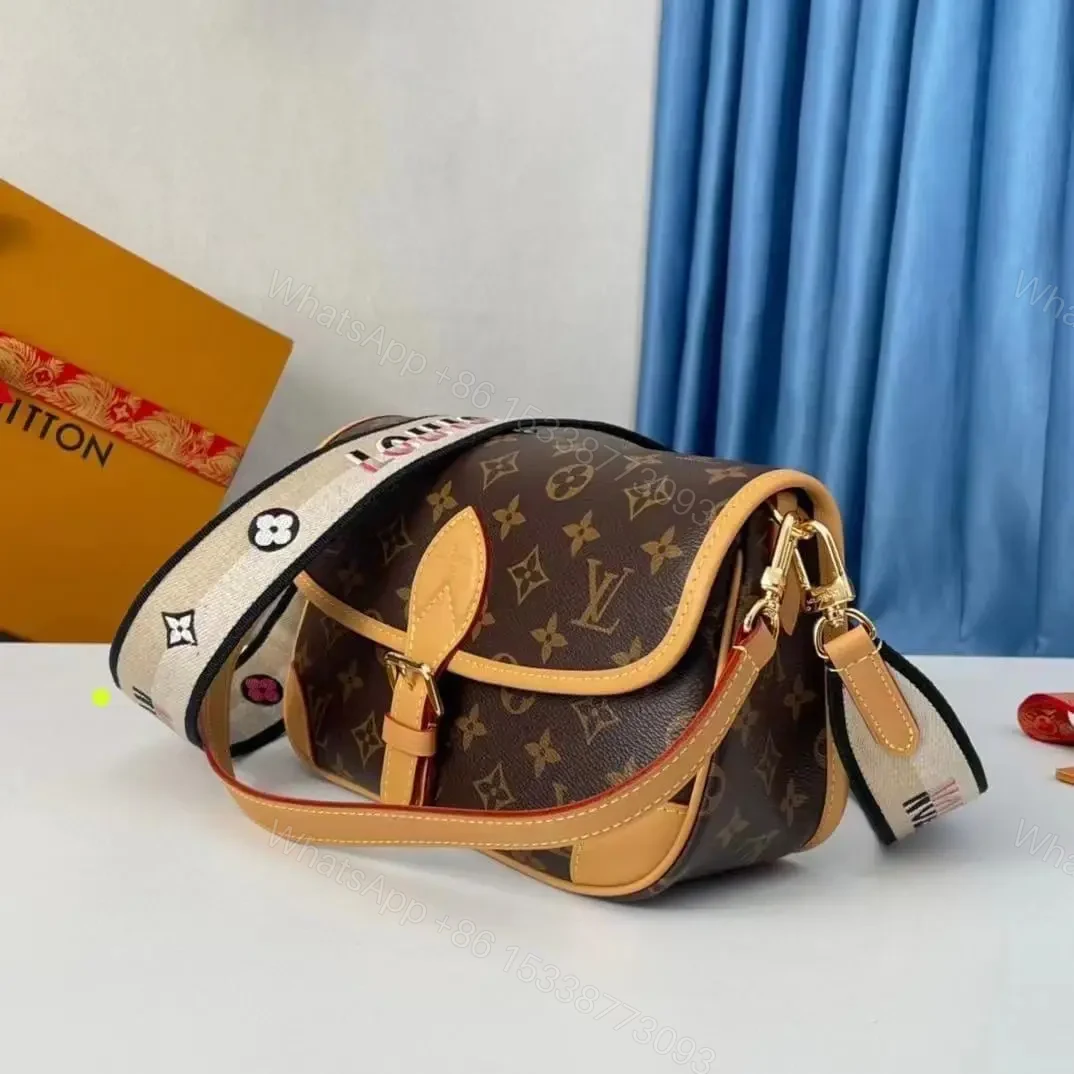 LOUIS VUITTON — view 1