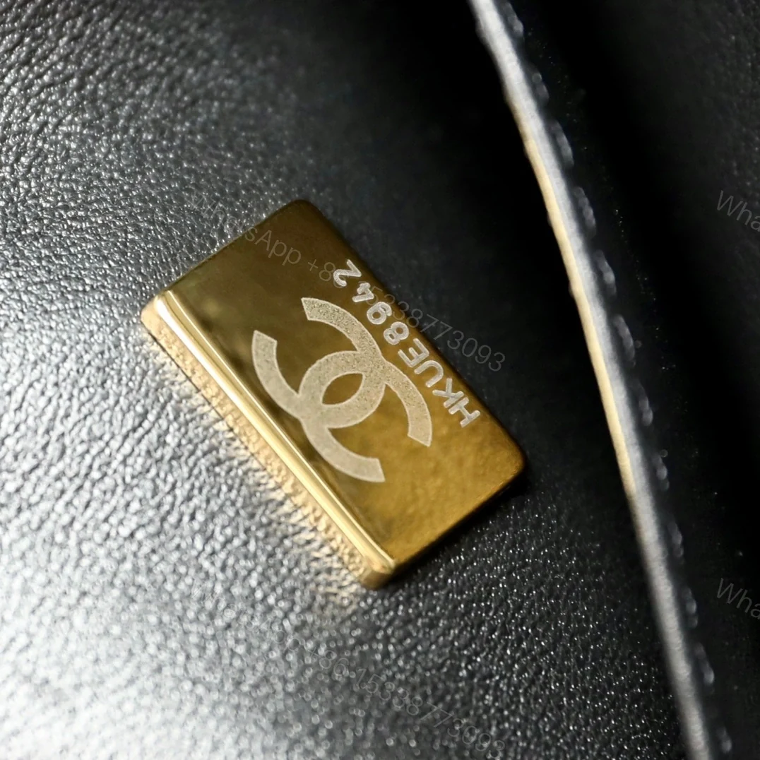 View 17 of 奢侈品高仿Chanel手柄口蓋包淡金扣免檢版