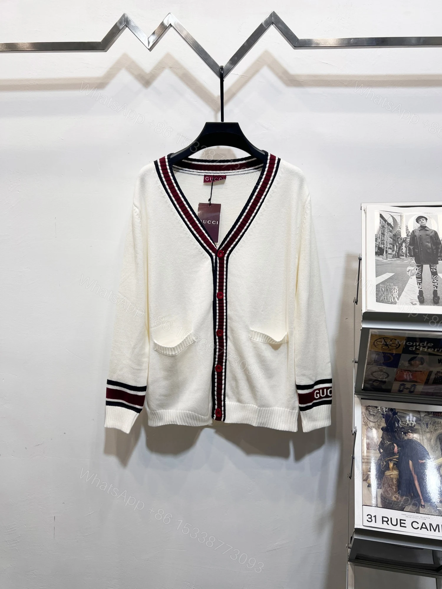 Gucci 高仿女款針織外套 奶油白紅條紋V領設計 — view 1