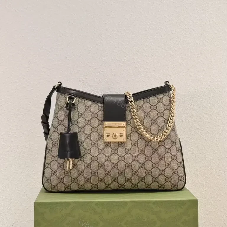Chic GG Supreme Tote: Gold Chain Strap Luxury Handbag — view 1