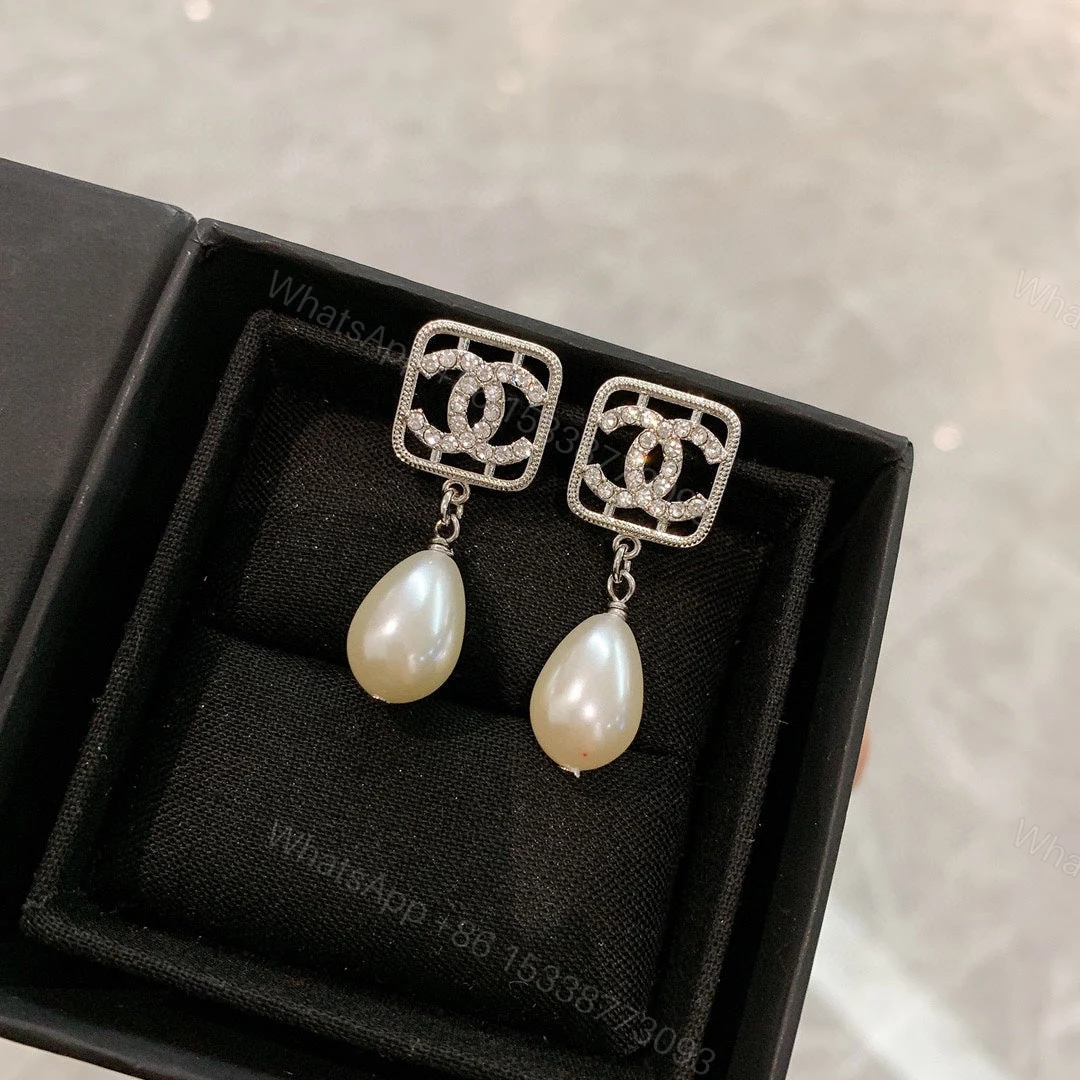 View 5 of EN – Lux Earring Chanel 013