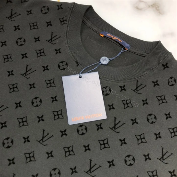 View 4 of LOUIS VUITTON T-SHIRT – LV36