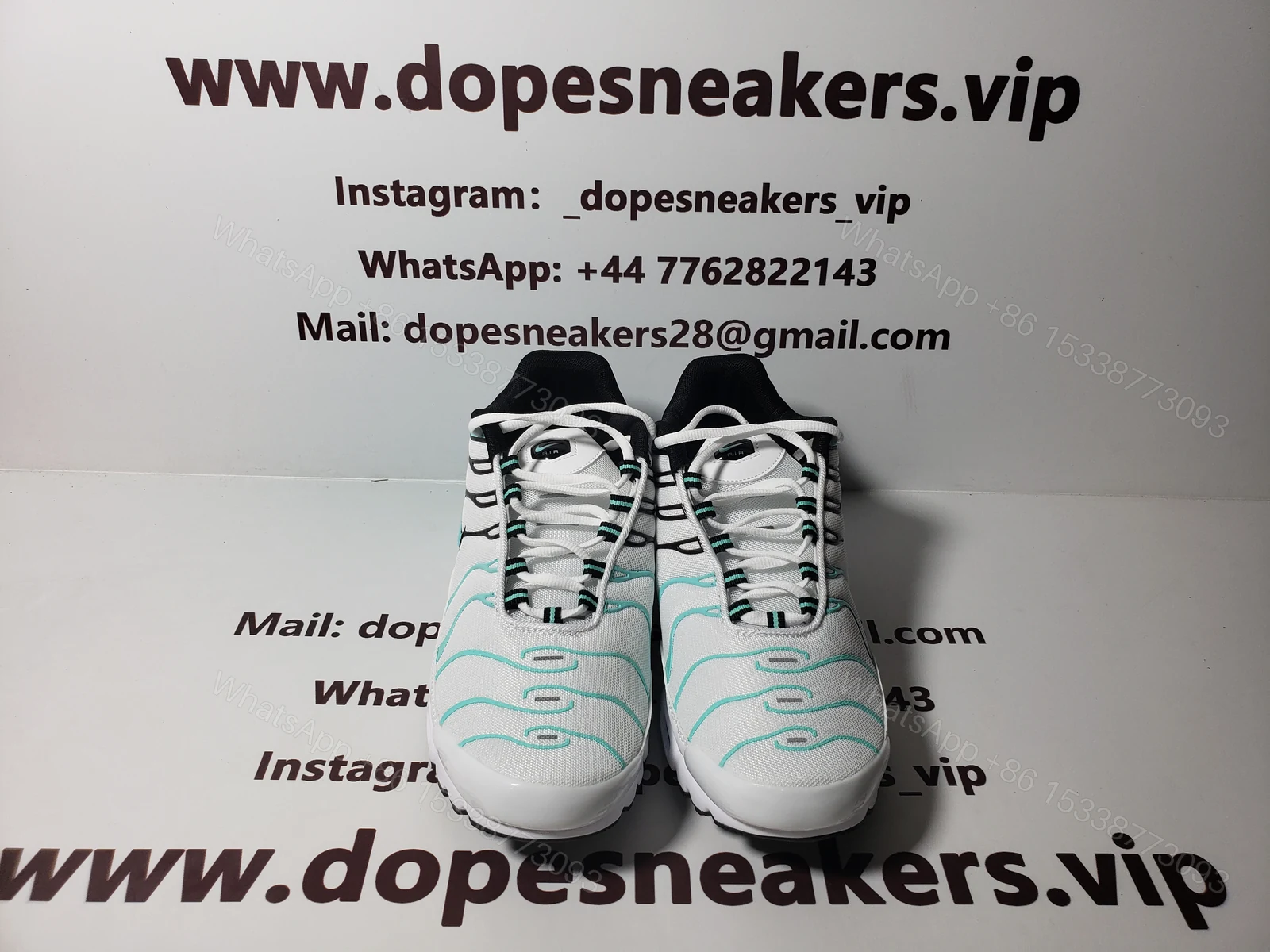 Nike Air Max Plus Hyper Jade — view 2