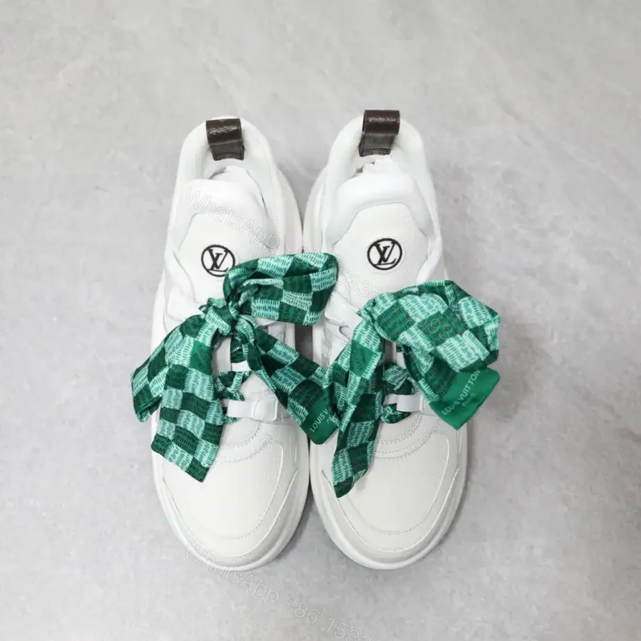 View 2 of LV ARCHLIGHT SNEAKER – LSVM021