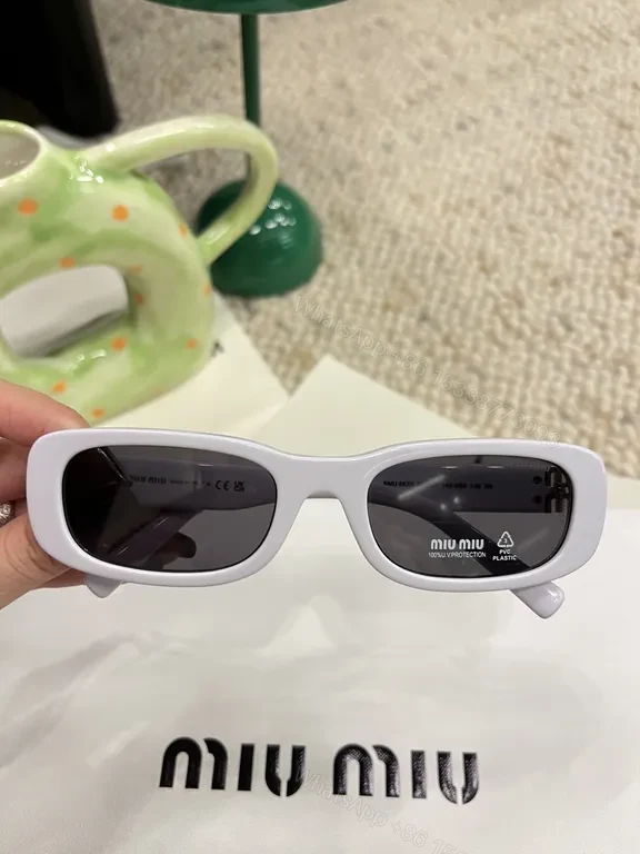 Chic White Frames Sunglasses â€“ Modern Minimalist, Polarized UV — view 1