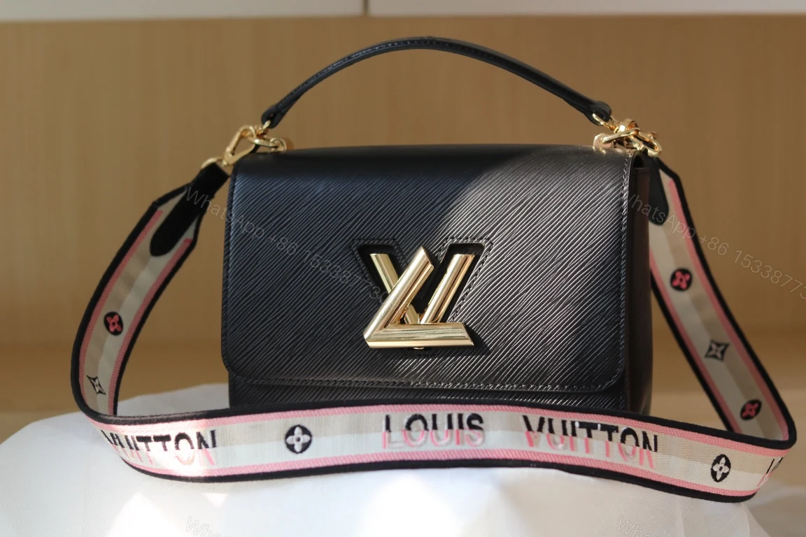 LV高仿女士手提包黑色百搭金扣設計通勤必備 — view 1