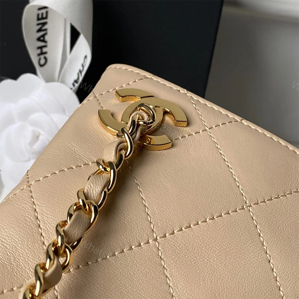 View 6 of CHANEL Shopping Bag(HIGH-END GRADE)