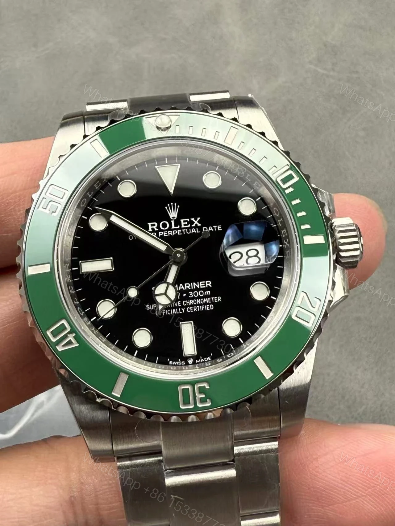 View 4 of Replica Rolex Submariner Kermit – Green/Black 2020 Edition