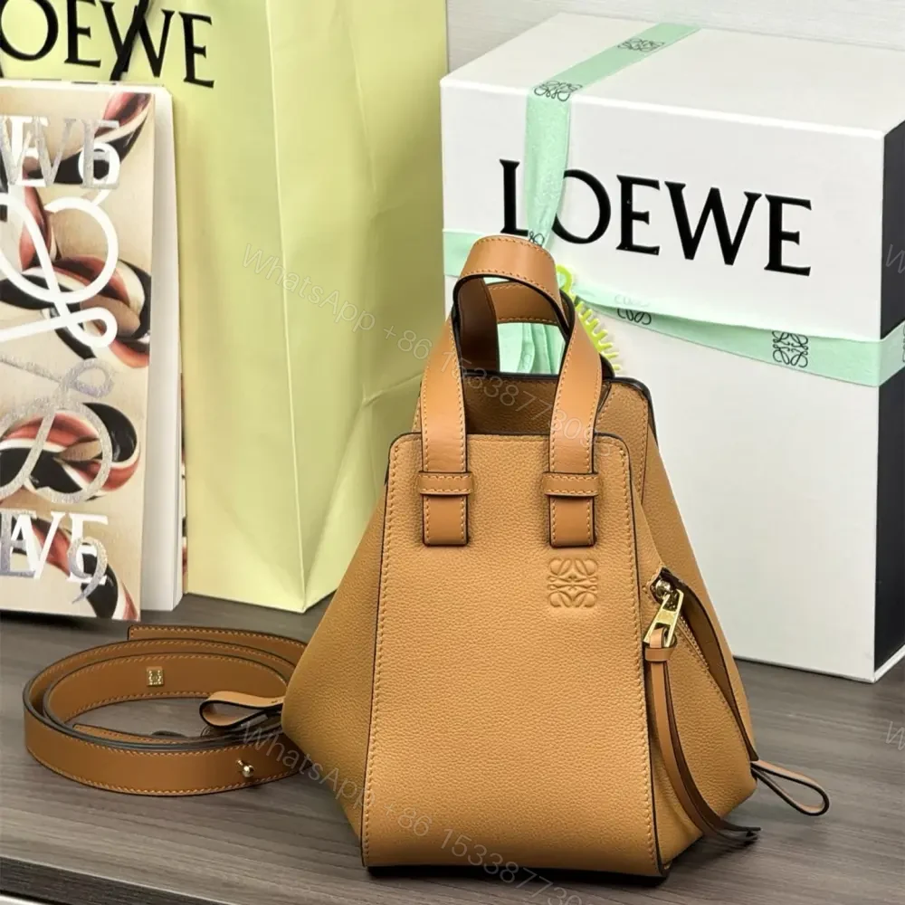 View 8 of 高仿Loewe*Hammock系列5542粒面小牛皮吊床手袋焦糖色小號免檢版