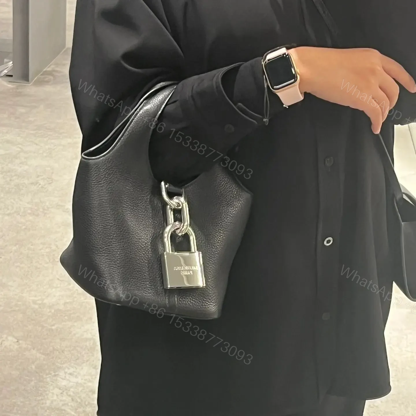 View 11 of 高仿Balenciaga*Locker水桶包2024早春XS