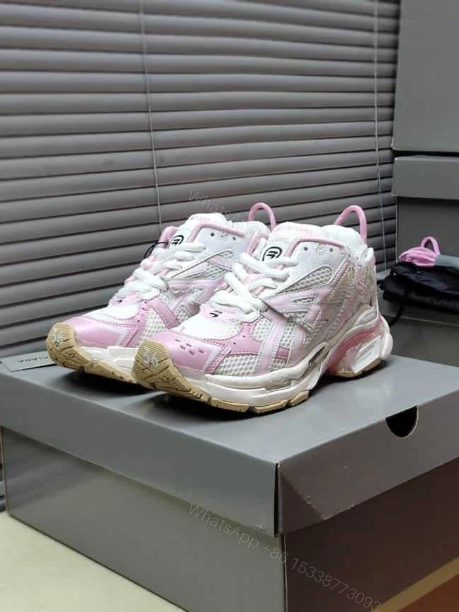 View 7 of BALENCIAGA MEN’S RUNNER SNEAKER – BB177