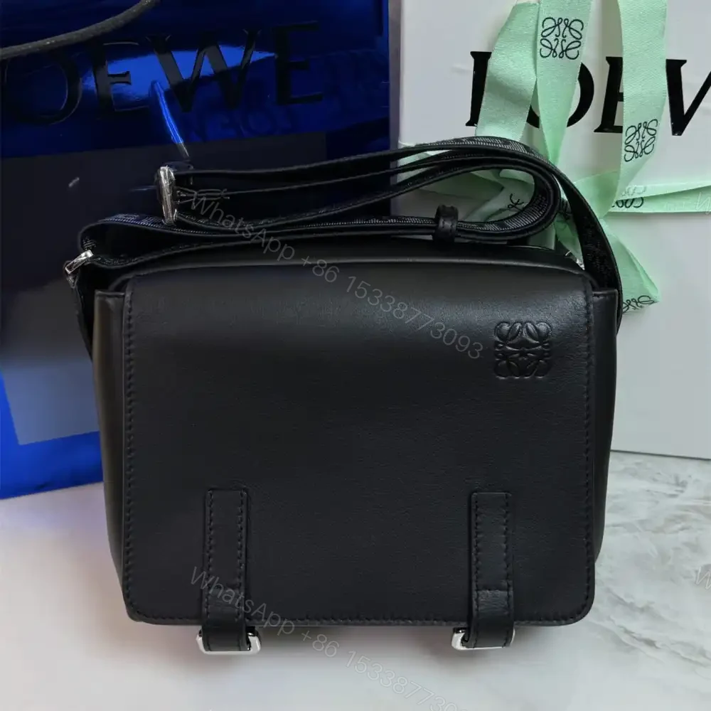 View 2 of 高仿Loewe*Military系列1100牛皮男士郵差包黑色小號免檢版
