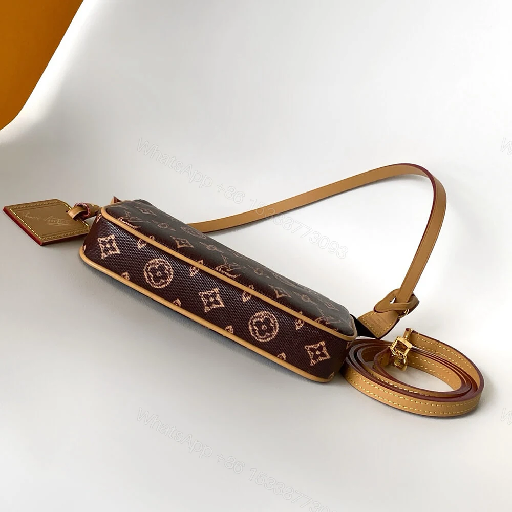 View 5 of LV Pochette Accessoires