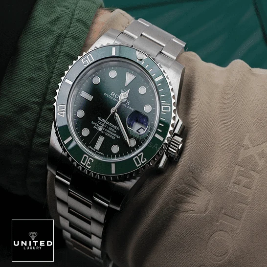 View 5 of Rolex Submariner Hulk 116610LV Green Dial Replica