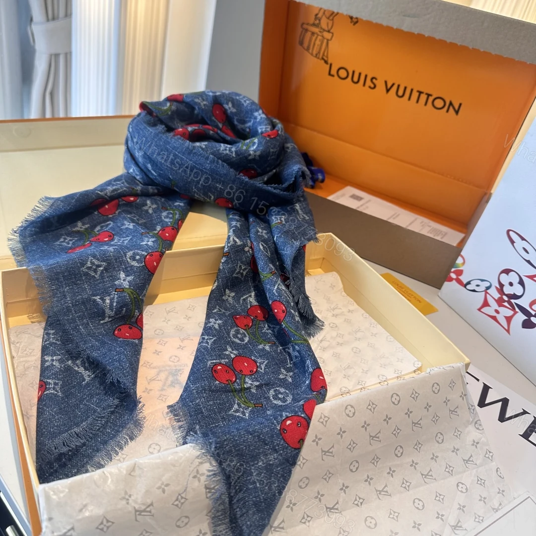 LV 一比一櫻桃印花牛仔藍圍巾 清新減齡百搭款 — view 1