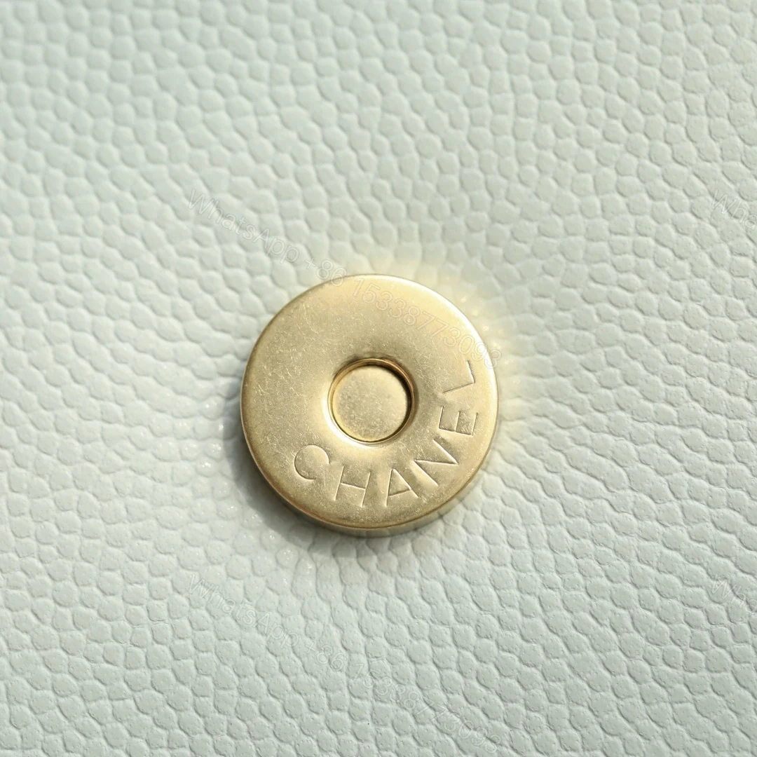 View 11 of 高仿Chanel*26P系列AP5068小牛皮單肩包淺綠色Mini免檢版
