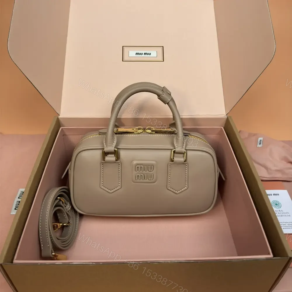 高仿miumiu*Arcadie系列5BB142小牛皮斜挎包沙色免檢版 — view 1