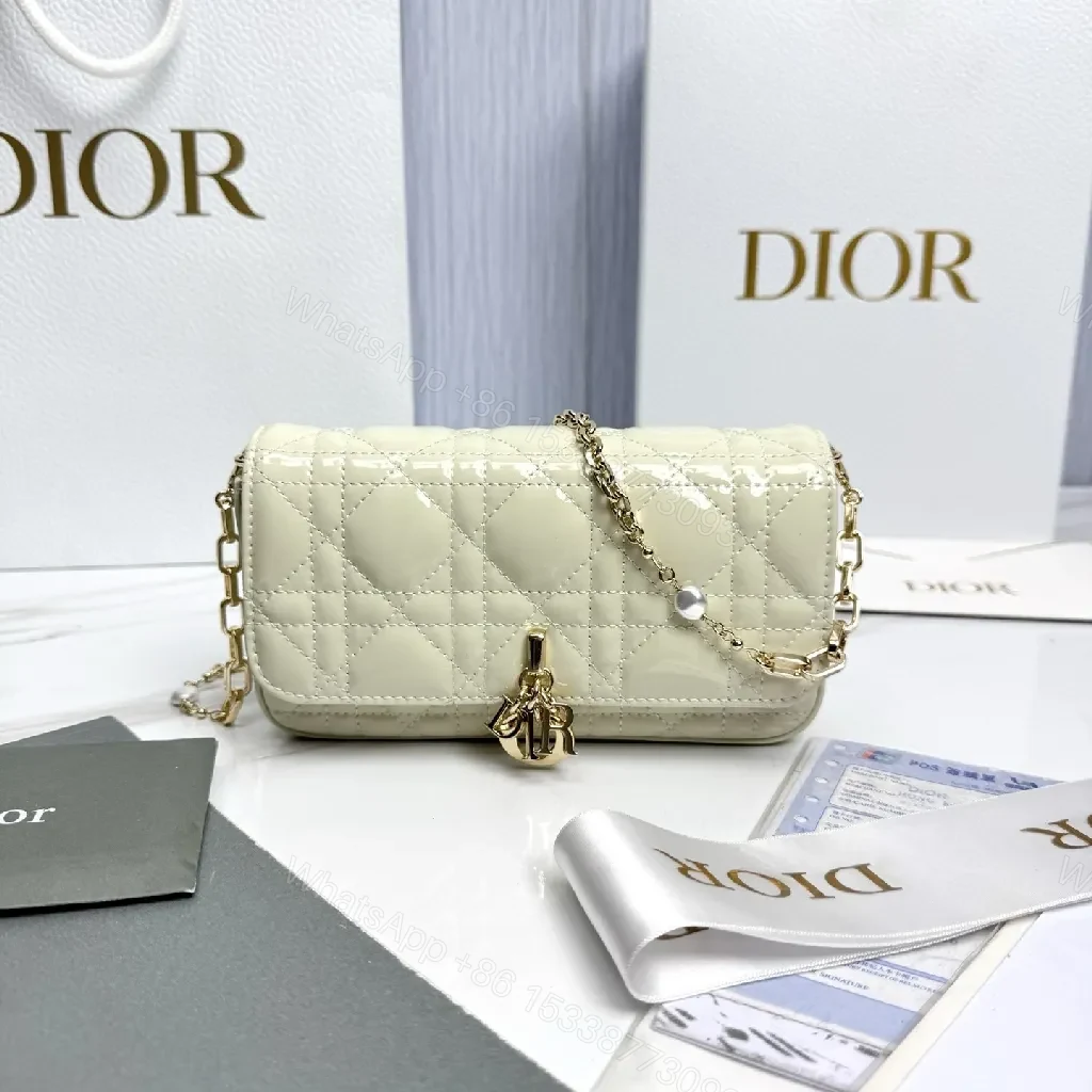 Chic Quilted Mini Bag with Gold Chain Shine — view 1
