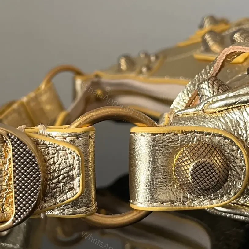View 17 of 高仿Balenciaga*LeCagole系列餃子包金色XS