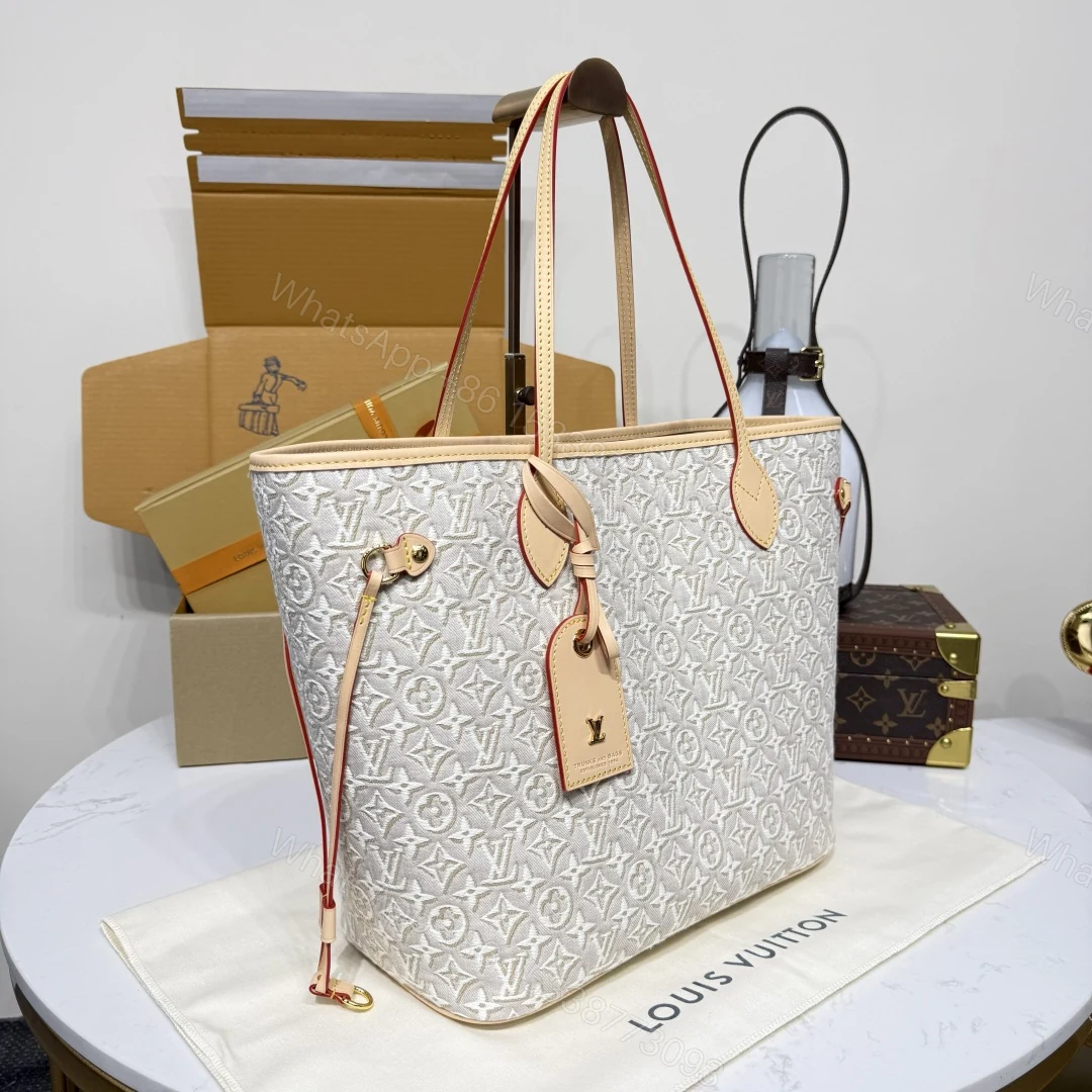 View 3 of Louis Vuitton Neverfull MM Pre-Fall 2026 collection