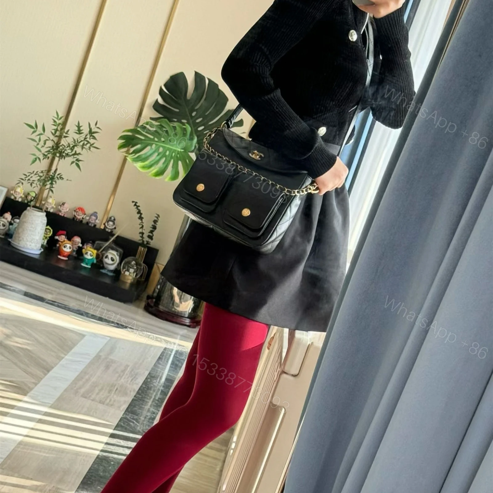 View 23 of 高仿Chanel*24P系列AS4743夾層郵差包黑色小號免檢版
