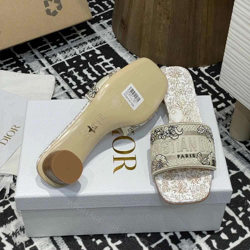 View 2 of 高仿Dior*Dway系列KCO221圓頭套腳拖鞋短踭金色印花免檢版