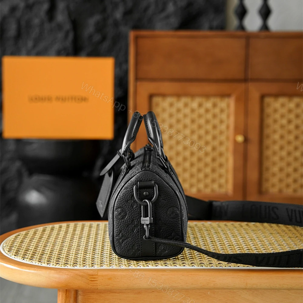 View 2 of 高仿LV*Keepall25系列M20900壓紋牛皮男士單肩包黑色免檢版