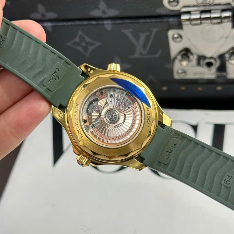 View 7 of Omega Seamaster Diver 300M Green Replica