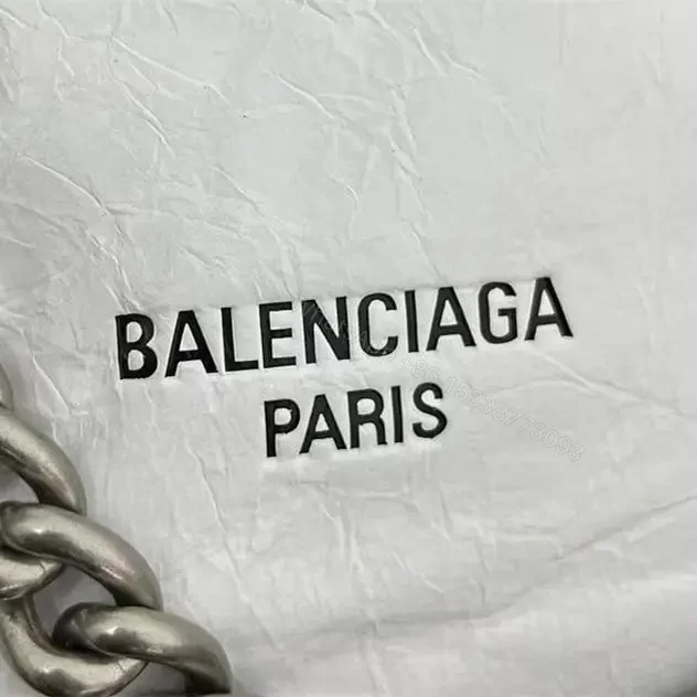 View 16 of 高仿Balenciaga2023Crushtote褶皺牛皮手拎袋大號