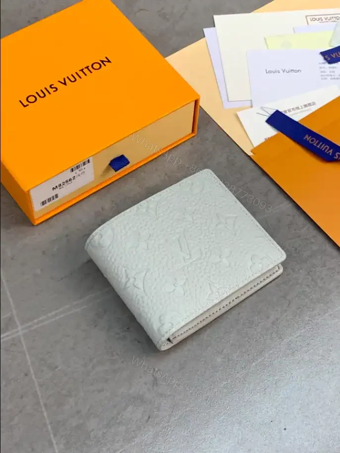 View 2 of LV MULTIPLE WALLET- RRG088