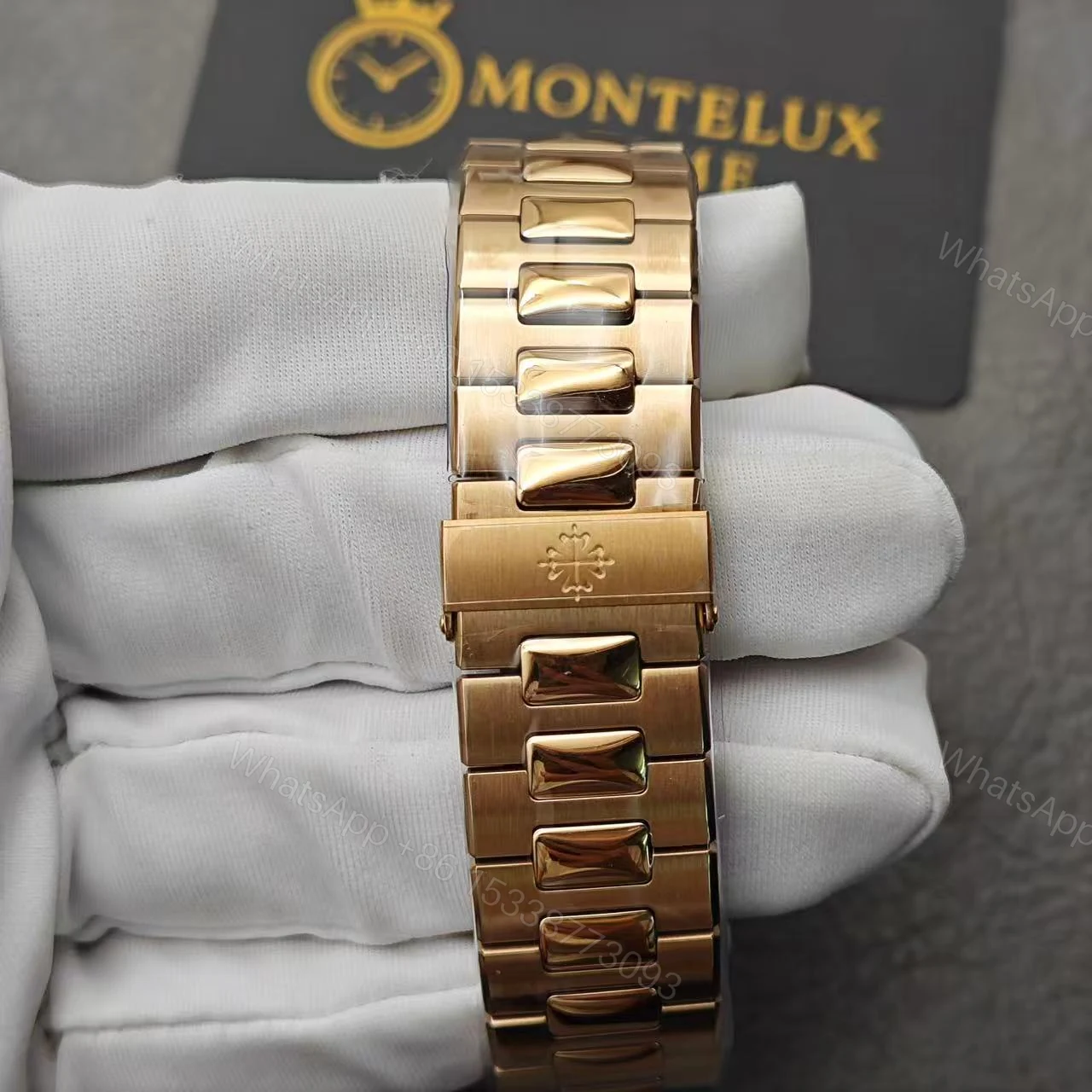 View 17 of Super Clone Replica Patek Philippe Nautilus – Rose Gold