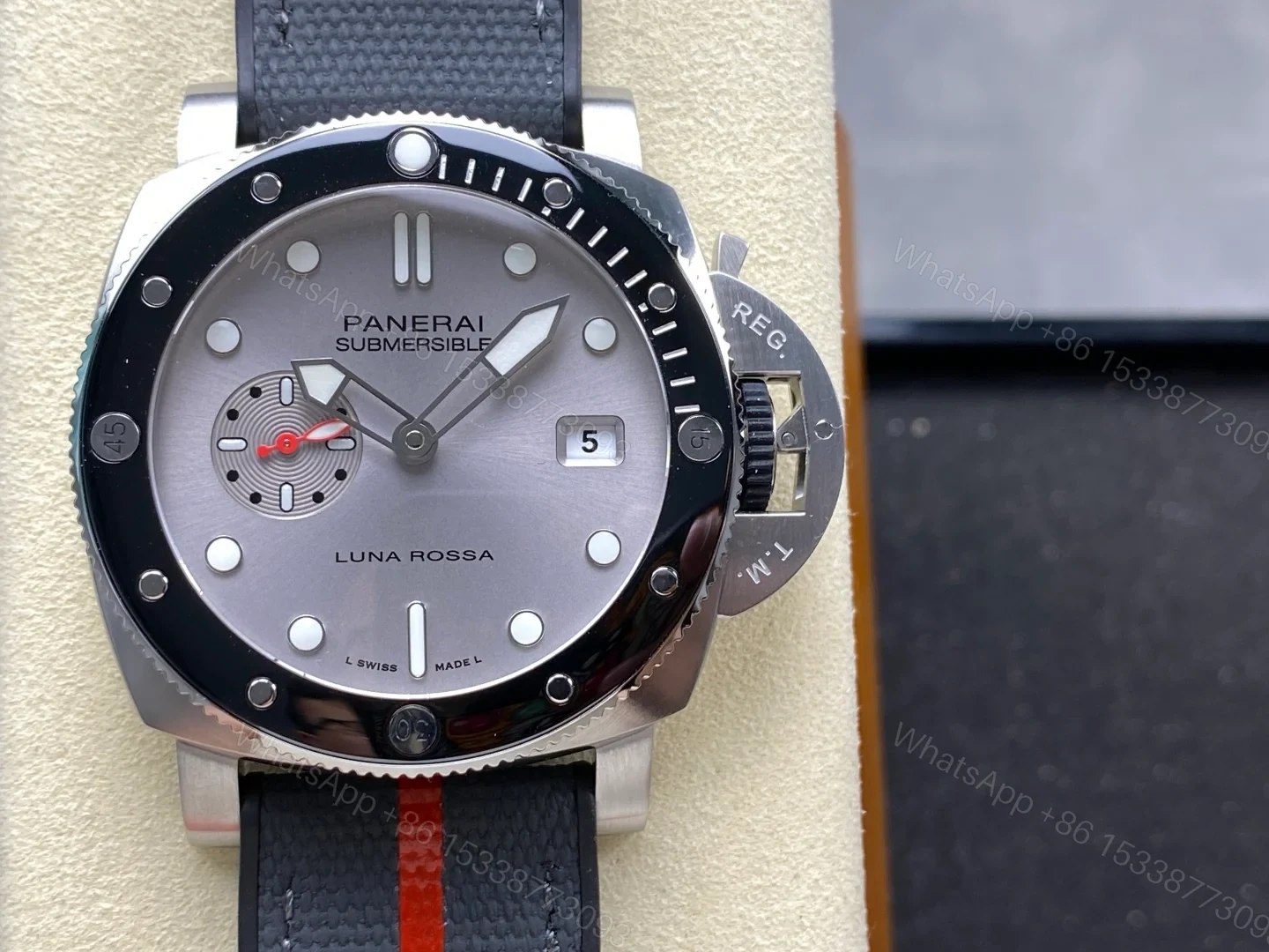 Panerai Submersible QuarantaQuattro Luna Rossa Grey Dial PAM01681 — view 1