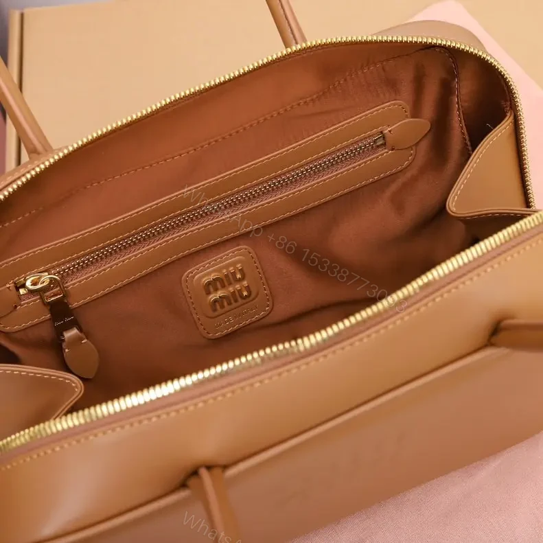 View 9 of 高仿miumiu*5BB172壓紋LOGO手提包小牛皮白蘭地免檢版