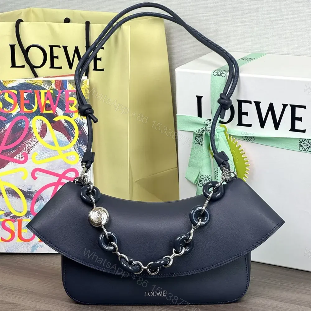 View 3 of 高仿Loewe*Ola系列5544小牛皮腋下包深藍色中號免檢版