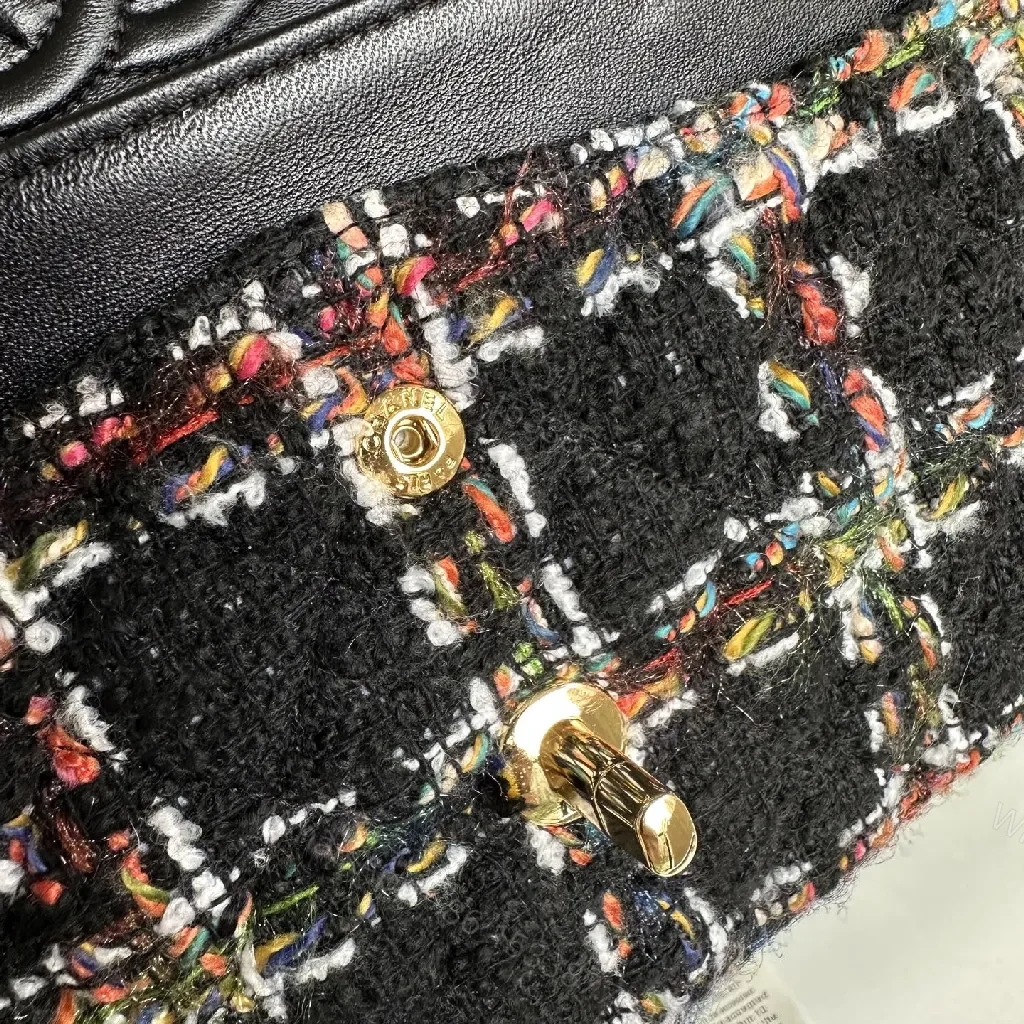 View 8 of Tweed Bouclé Handbag: Textured Luxury, Everyday Sophistication