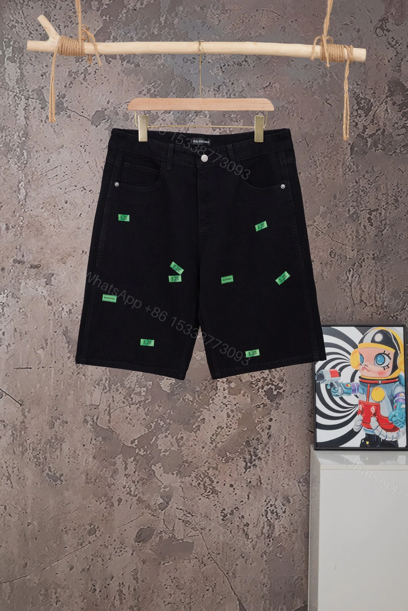Balenciaga一比一男士牛仔短褲滿版標籤設計潮流街頭個性款 — view 1