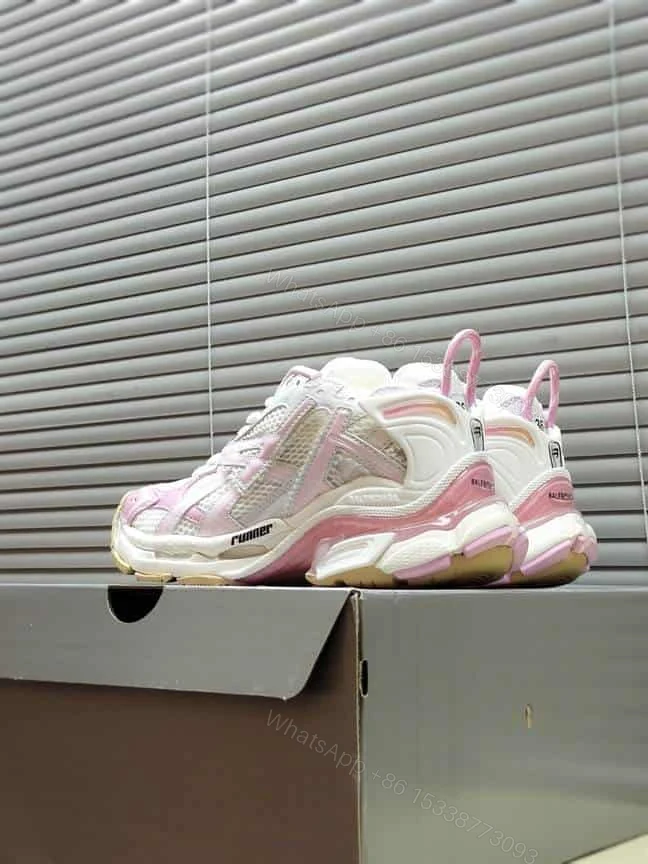 View 4 of BALENCIAGA MEN’S RUNNER SNEAKER – BB177