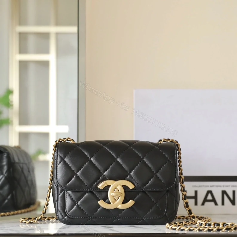 高仿Chanel*24B系列AS5026小羊皮口蓋包黑色免檢版 — view 1