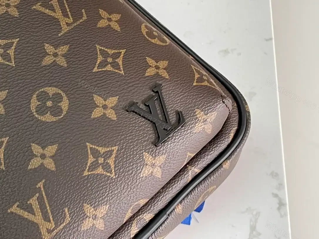 View 5 of LOUIS VUITTON AVENUE SLINGBAG – LBV413