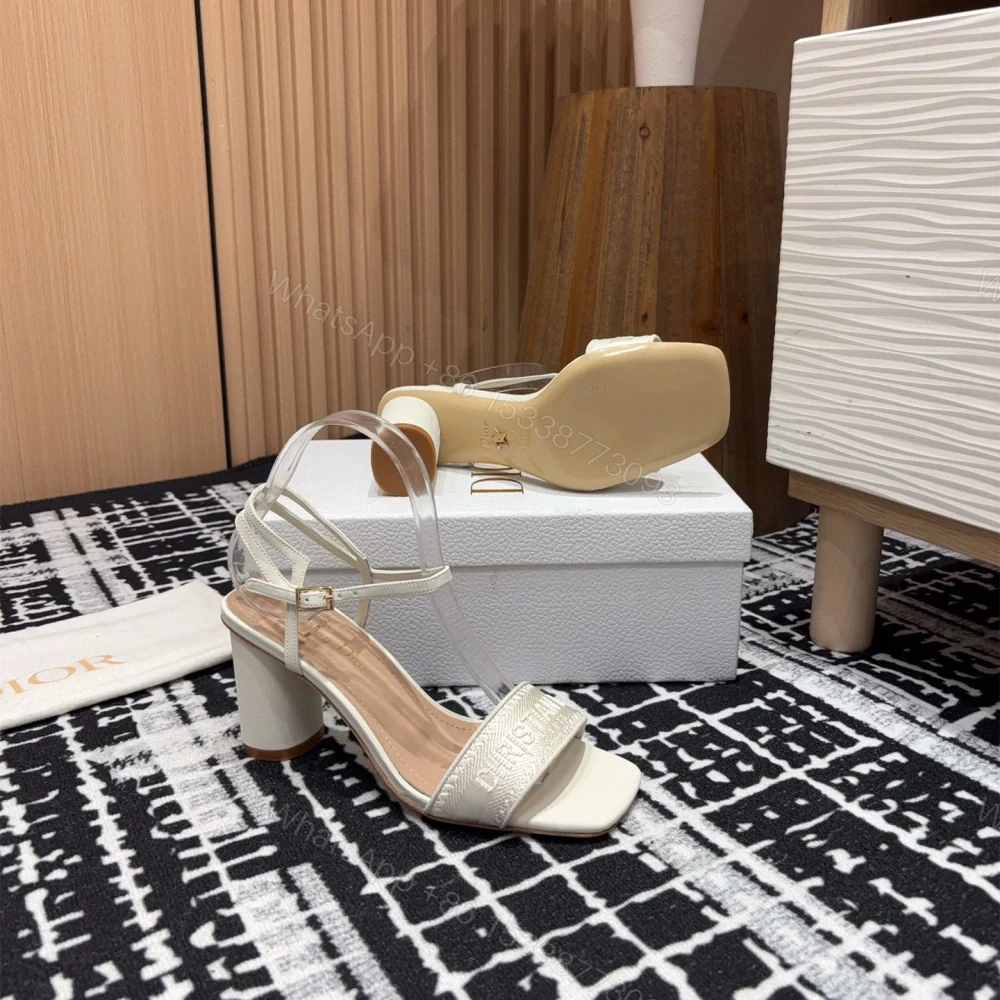 View 4 of 高仿Dior*Dway系列KDQ853一字高跟刺繡涼鞋金色免檢版