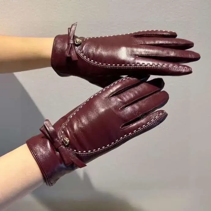 CHANEL — view 1