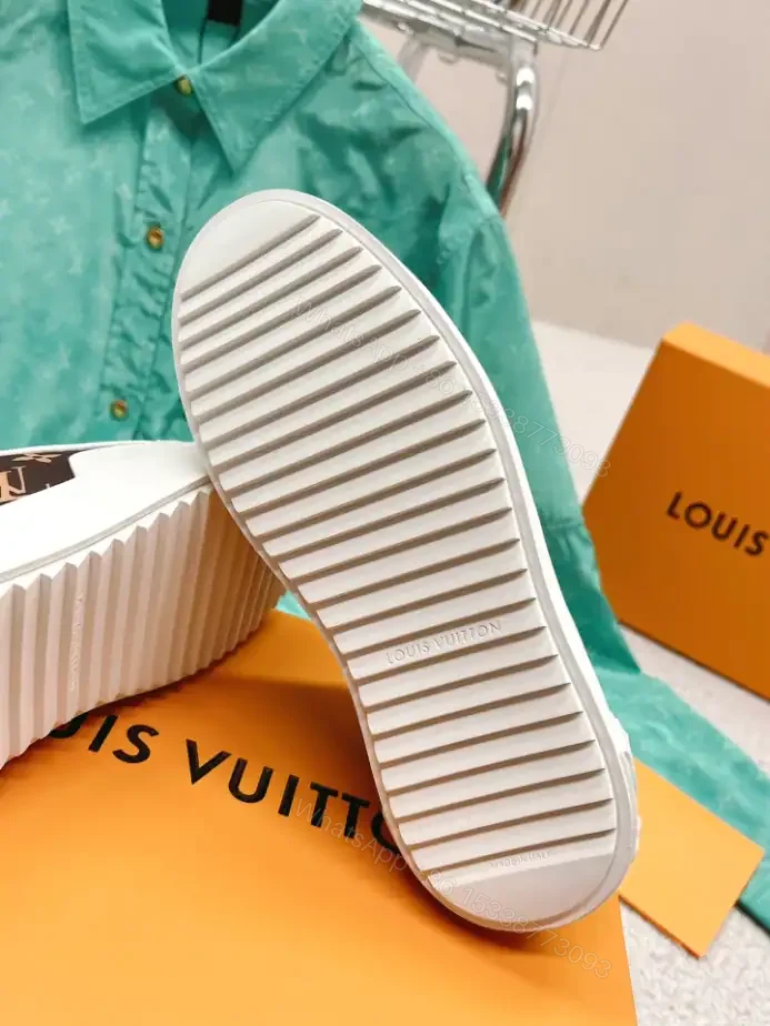 View 4 of LV TIME OUT SNEAKER – LSVM043