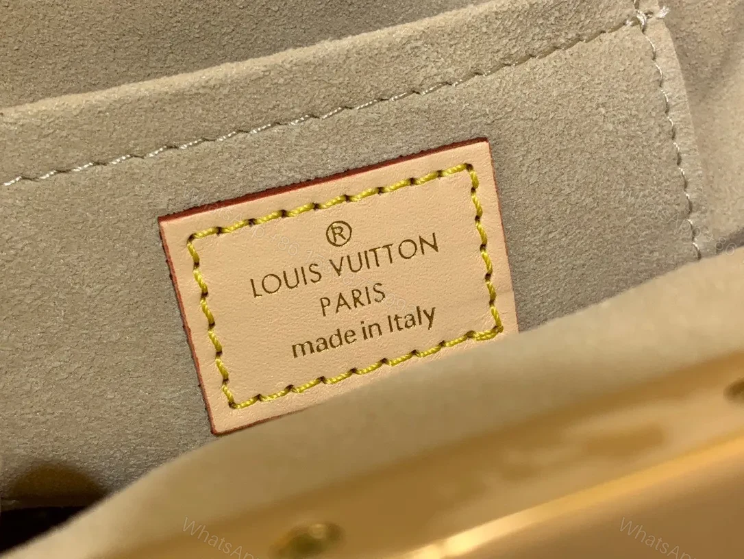 View 7 of Louis Vuitton LV Clucth Tisitt Like Auth Lock Handbags 28x14cm