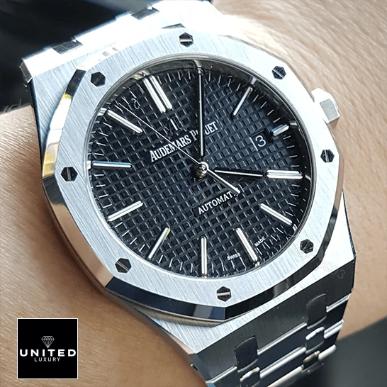 View 7 of Audemars Piguet Royal Oak 15400ST.OO.1220ST.01 Replica