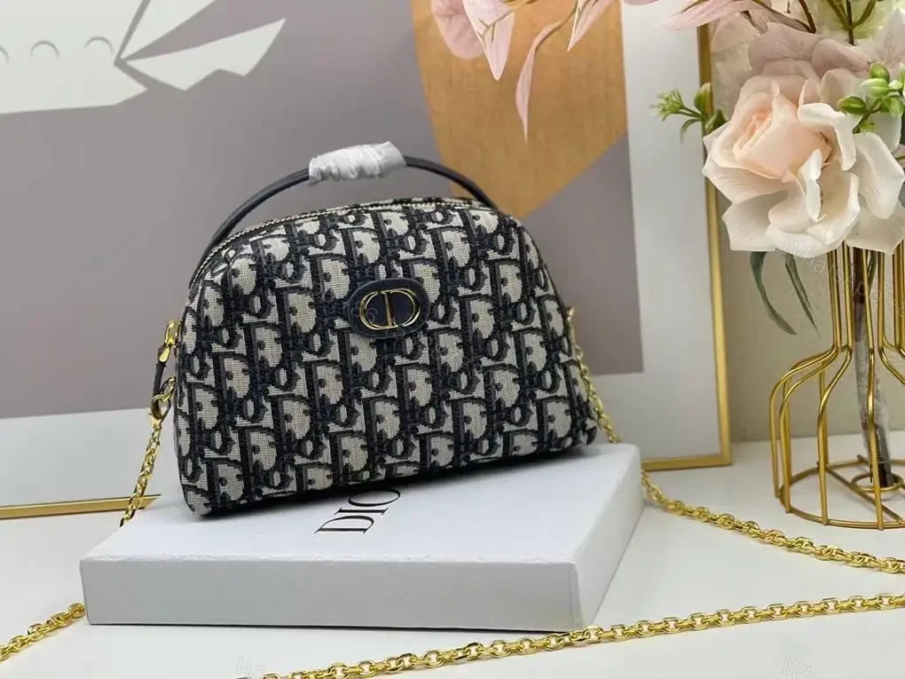 DIOR — view 1