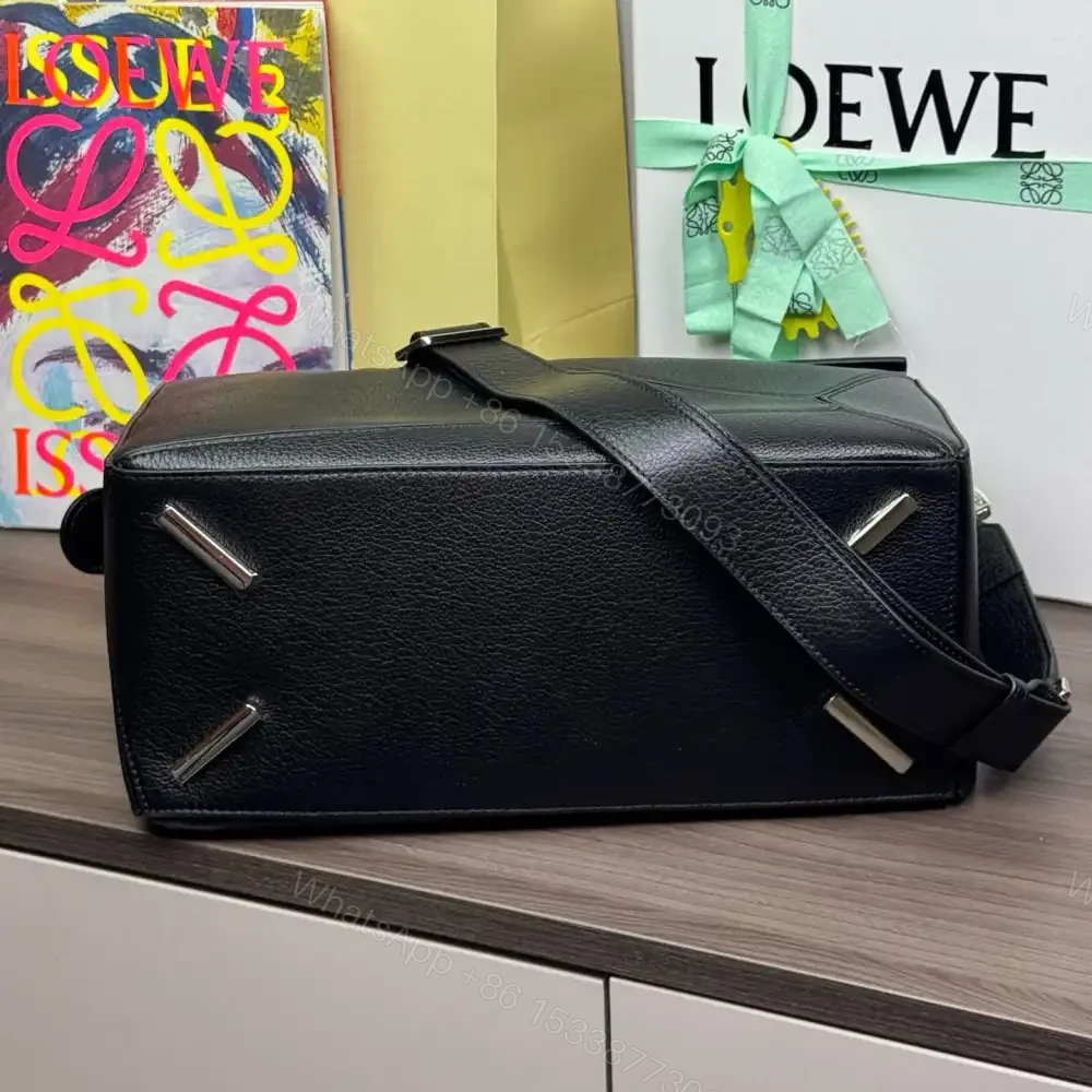 View 5 of 高仿Loewe*Puzzle系列1100小牛皮斜挎包黑色大號免檢版