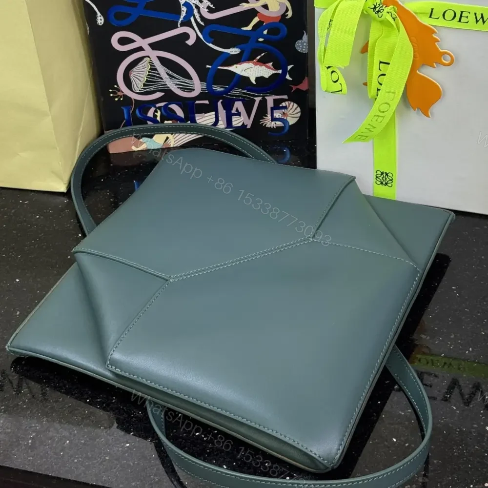 View 6 of 高仿Loewe*Fold系列4535小牛皮Tote手袋綠色中號免檢版
