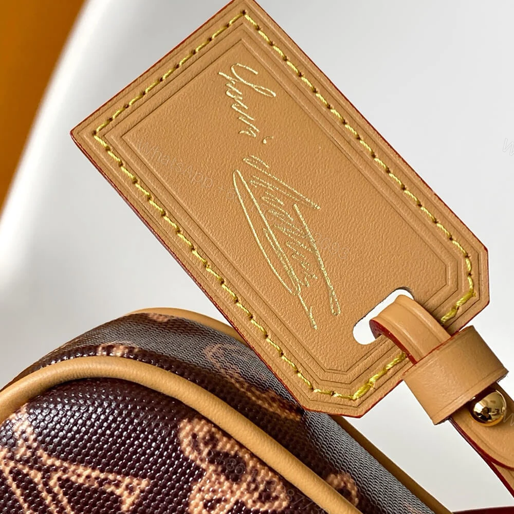 View 6 of LV Pochette Accessoires
